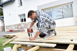 Menuisier pour de l'agencement sur-mesure